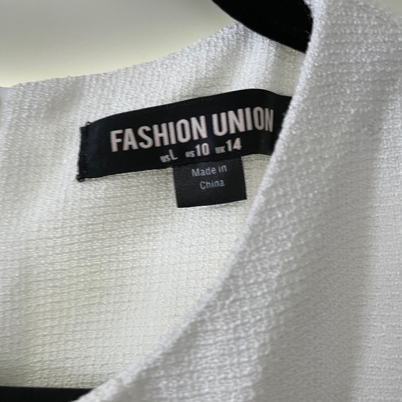 NWT White Fringe Tank - Picture 3 of 3